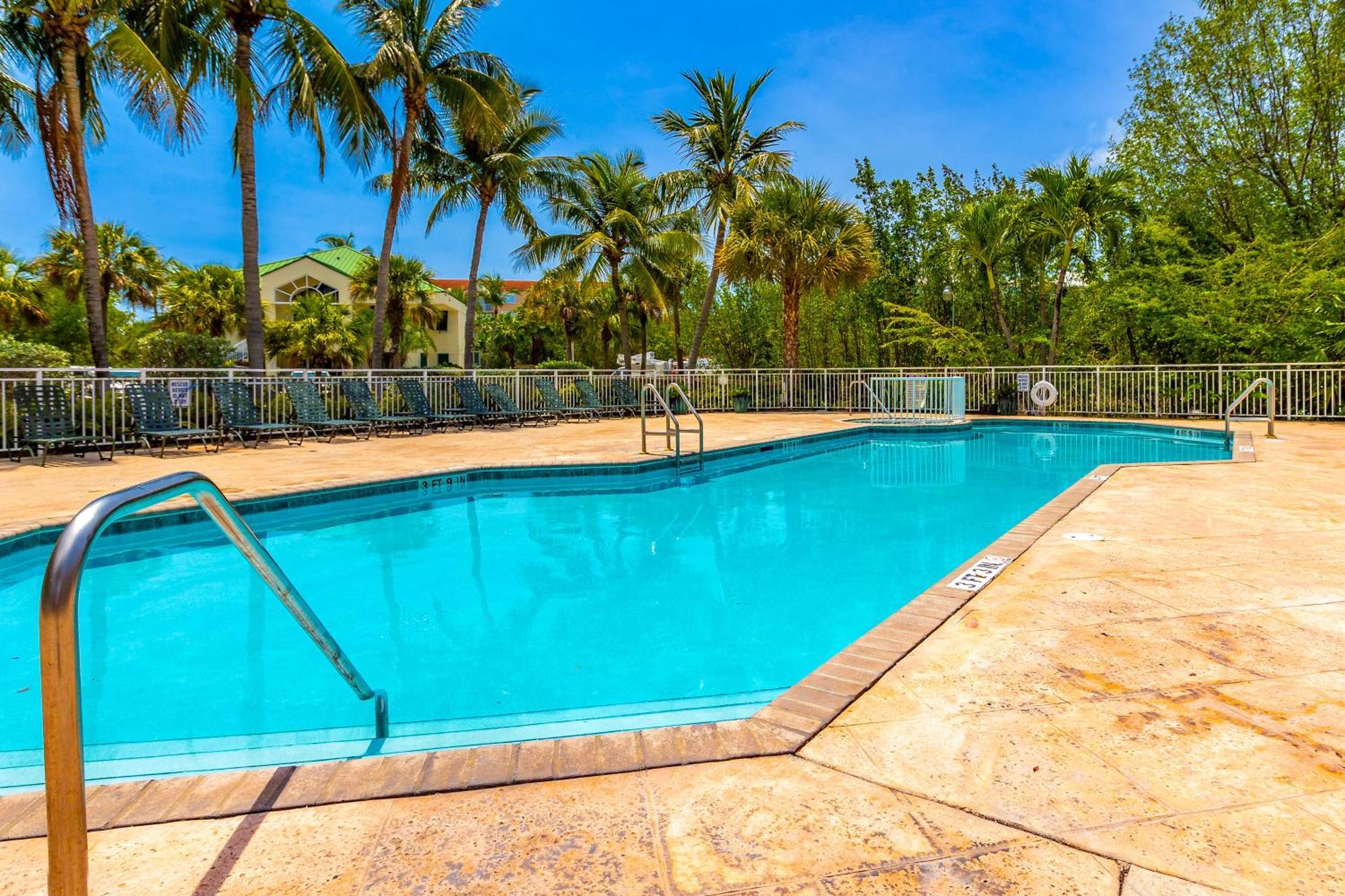 Sunrise Suites Dominican Suite #110 Key West Bilik gambar